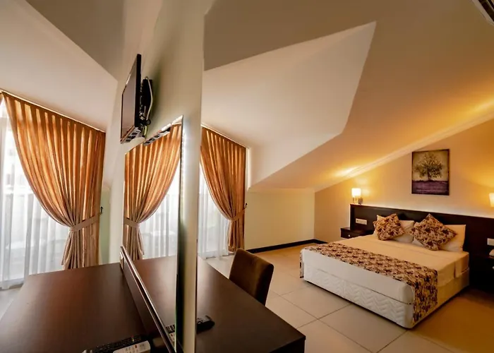 מלון Sunshine 4*