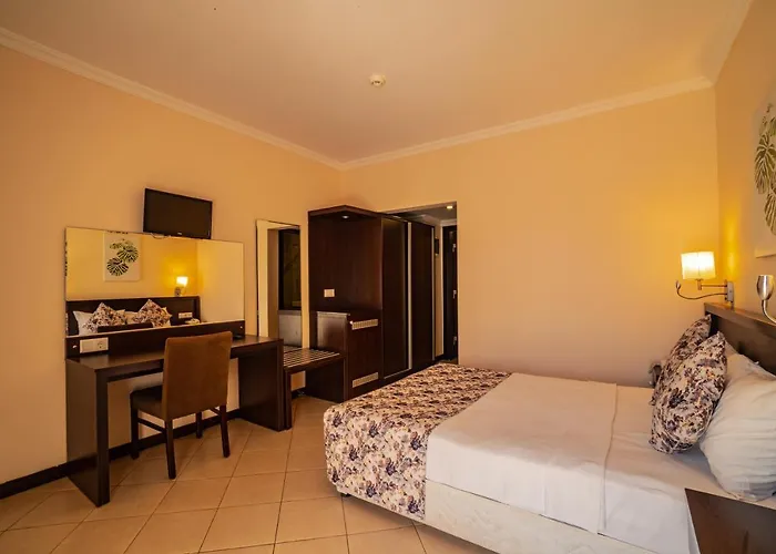 מלון Sunshine 4*